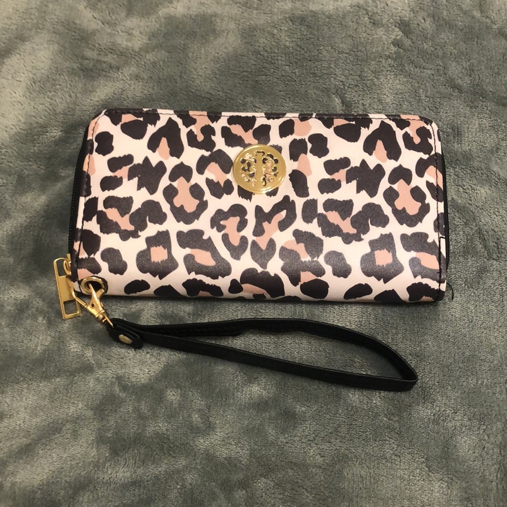 NWOT Animal Print Zippered Wristlet Wallet - Picture 3 of 5